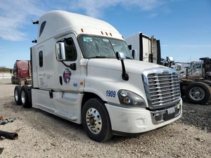 2017 FREIGHTLINER Cascadia - Other View