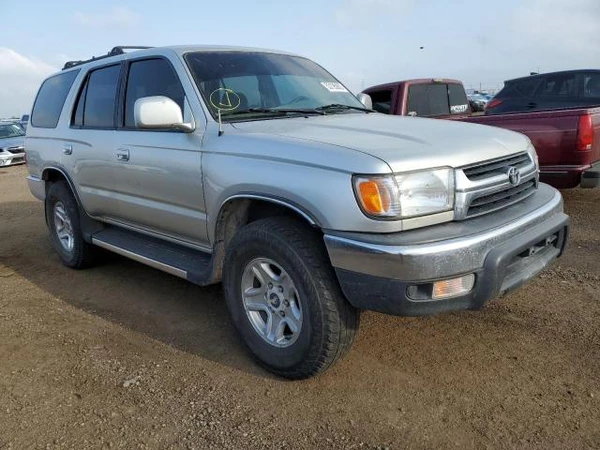 Wrecked 2002 Toyota 4runner Sr SUV 3.4L 6 for Sale in Brighton (CO 