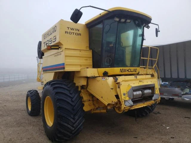 2000 NEWH TRACTOR
