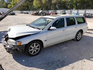 2005 VOLVO V70 - Other View