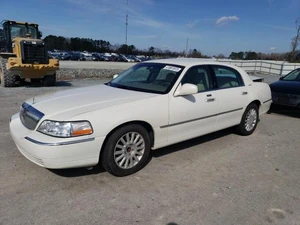 2005 LINCOLN Town Car - Other View