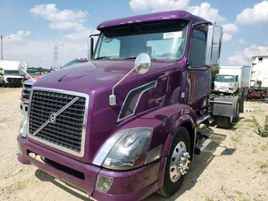 2008 VOLVO TRUCK VNL - Other View